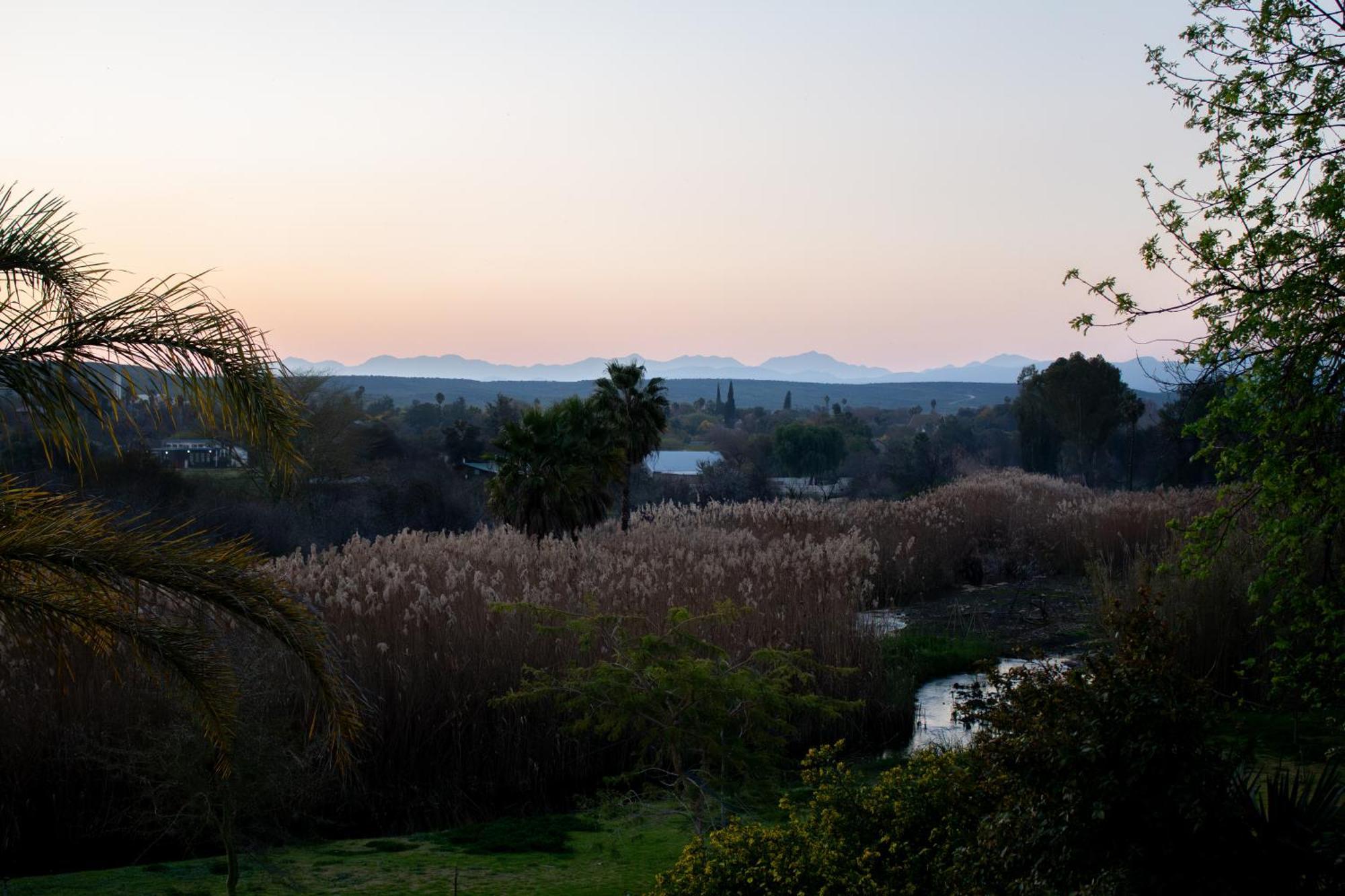 Bed and Breakfast De Oude Yotclub Oudtshoorn Exterior foto
